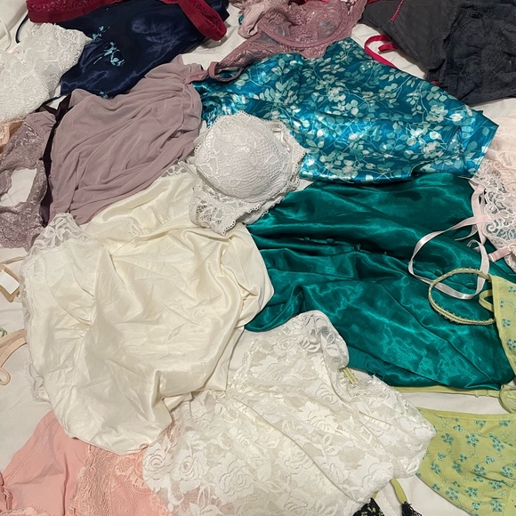 Huge bundle of lingerie ♥️ - Picture 4 of 7